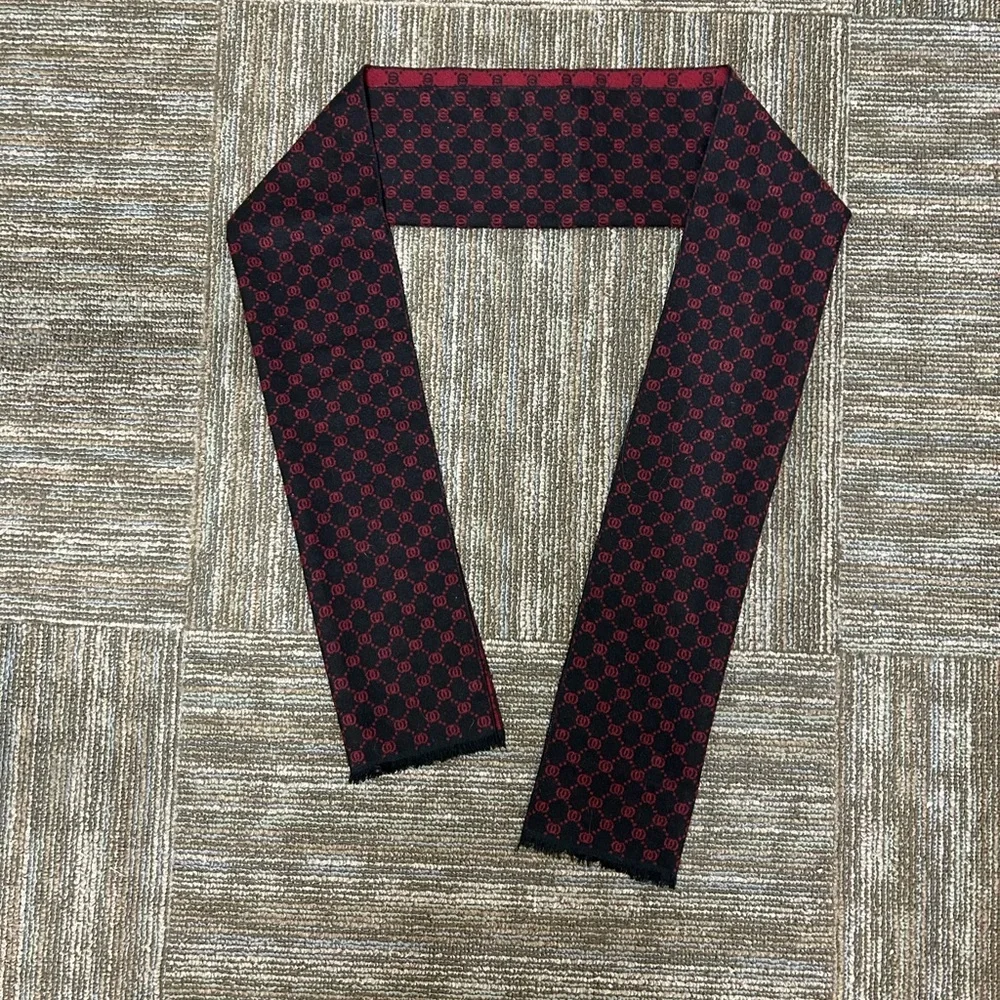 Gucci Scarf Shawl Red Black Stole GG Logo Unisex Wool Muffler Made in Italy